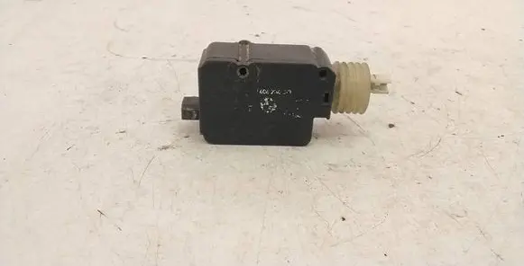 BMW 7 E38 Fuel tank cap lock motor 8352168