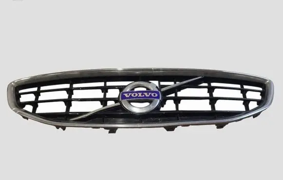 Volvo V40 Front bumper upper radiator grill 31283764 31353120