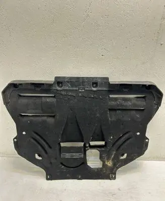 Ford Kuga II Engine splash shield/under tray APU22911