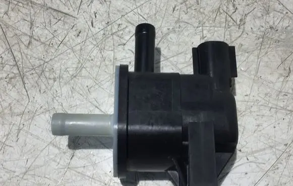 Toyota Yaris Vacuum valve 90910TC001 HV1362007010 1702032