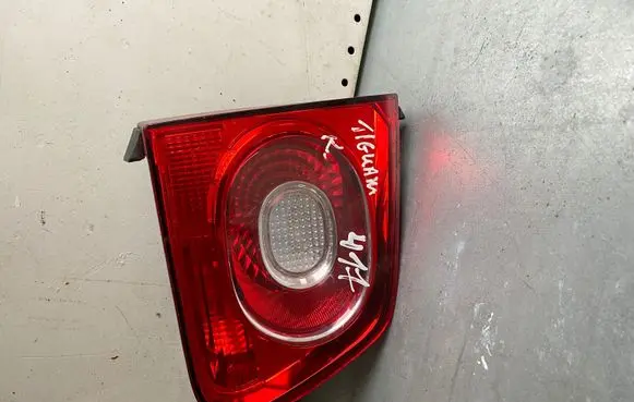 Volkswagen Tiguan Tailgate rear/tail lights 5N0945093C 1069203299