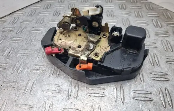 Chrysler 300 - 300C Front door lock 2565J GL19