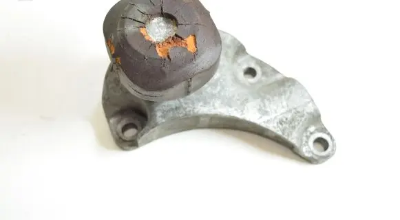 Audi A6 S6 C6 4F Engine mounting bracket 4F0199343M