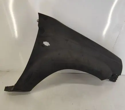 Nissan X-Trail T30 Fender end trim 631128H400