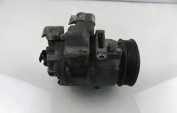 Skoda Fabia Mk1 (6Y) Air conditioning (A/C) compressor (pump) 6Q0820808D