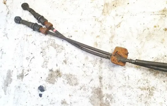 Gear shift cable linkage