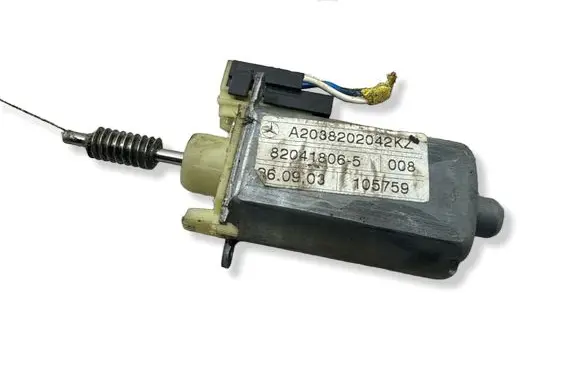 Mercedes-Benz C W203 Seat adjustment motor A2038202042