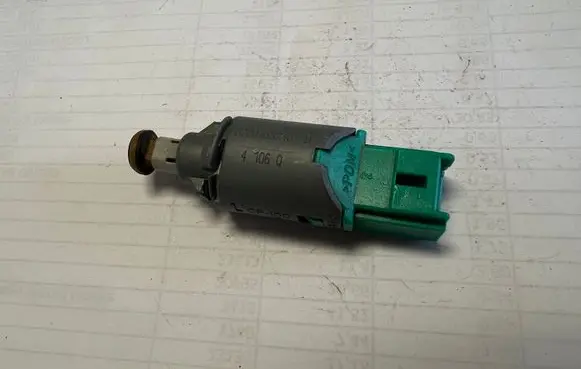 Clutch pedal sensor
