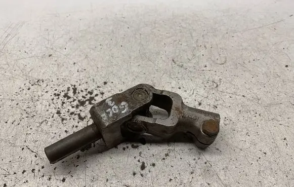 Volkswagen Golf III Steering column universal joint 1H0419955