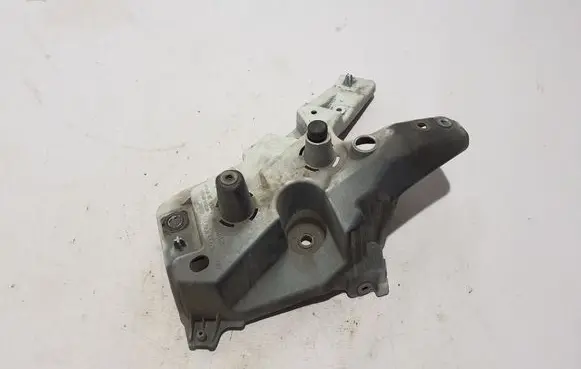 Volvo XC60 Fender mounting bracket 32288929