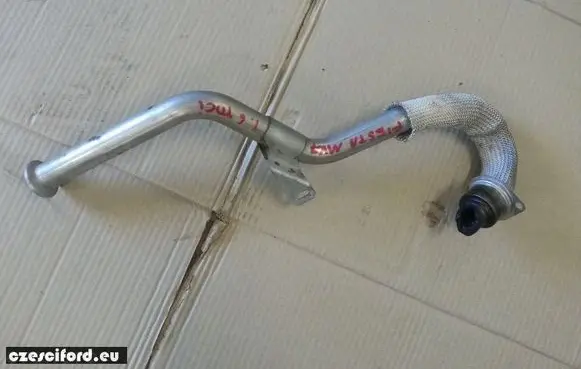 Engine coolant pipe/hose