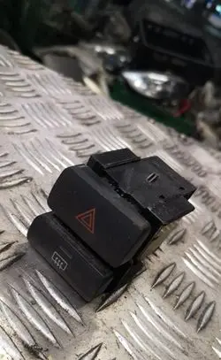 Toyota Corolla Verso E121 Hazard light switch 153644