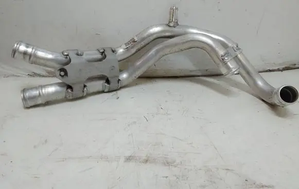 Audi A4 S4 B9 Engine coolant pipe/hose 04E121151D