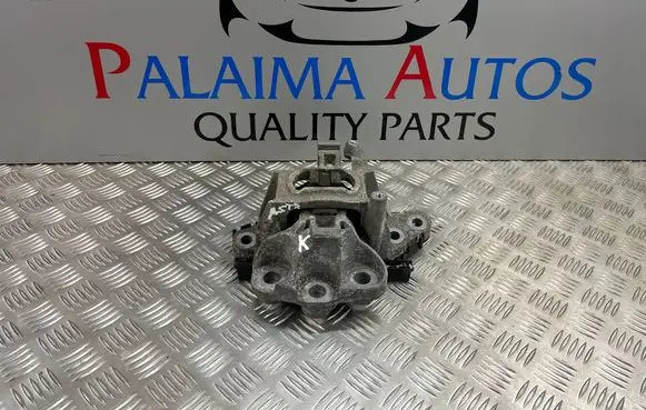 Opel Astra K Engine mount bracket 39004955