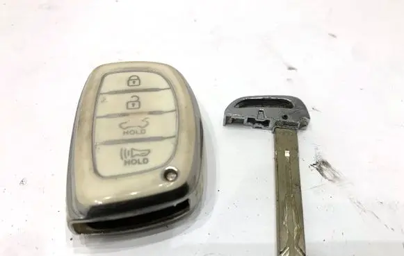 Hyundai i40 Ignition key/card 
