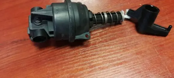 Mercedes-Benz Vito Viano W638 Vacuum valve 030584z