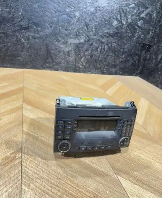 Mercedes-Benz A W169 Radio/CD/DVD/GPS head unit A1698700989 71098556
