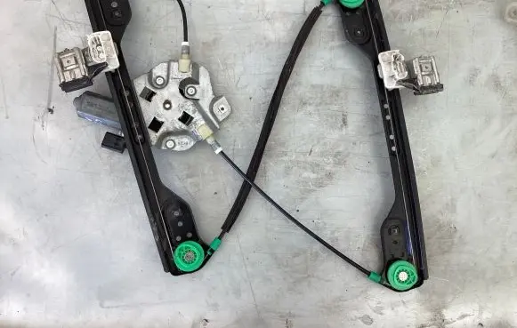 Chrysler 300 - 300C Front door window regulator motor 77460028