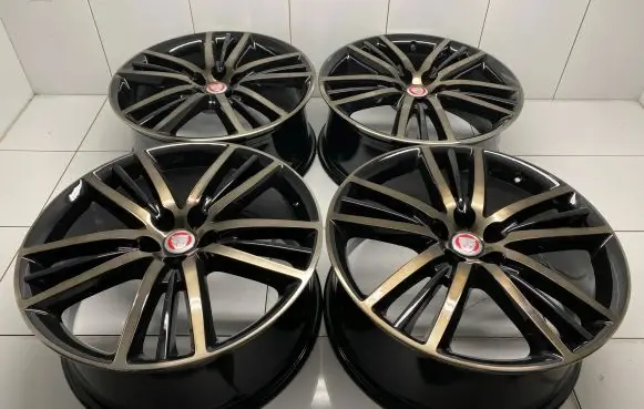 Jaguar F-Pace R20 alloy rim 