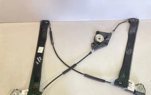 Alfa Romeo 159 Front window lifting mechanism without motor
