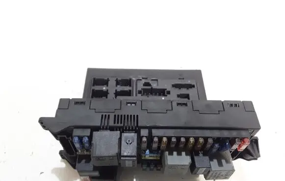 Mercedes-Benz CLS C219 Fuse module A2115454201