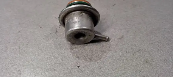 Volkswagen Golf IV Fuel pressure regulator 078133534A 0280160516