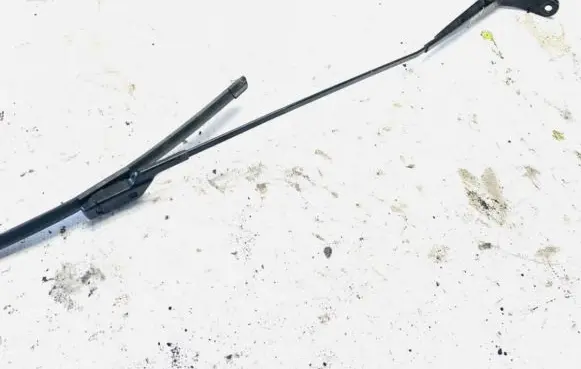 Citroen Berlingo Front wiper blade arm 9682975280