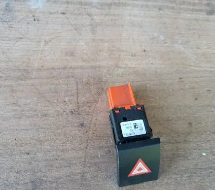 Skoda Roomster (5J) Hazard light switch 5J0953235A 10012854 03110820