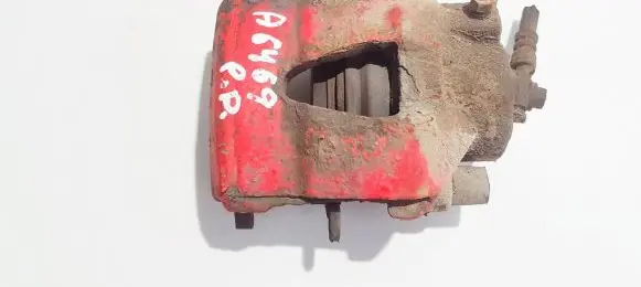 Volkswagen Golf IV Front brake caliper