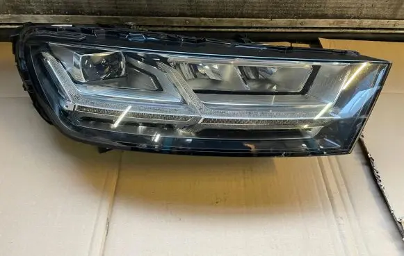 Audi Q7 4M Headlight/headlamp 4M0941034B