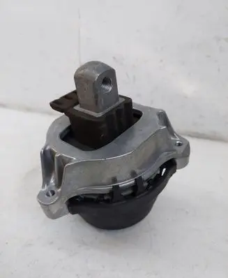 Engine mount bracket