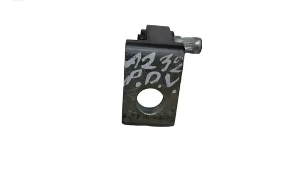 Volkswagen Touareg II Front door upper hinge