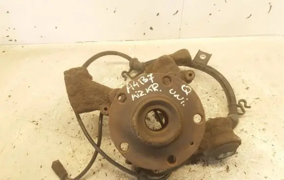 Audi A4 S4 B7 8E 8H Rear wheel hub spindle/knuckle 