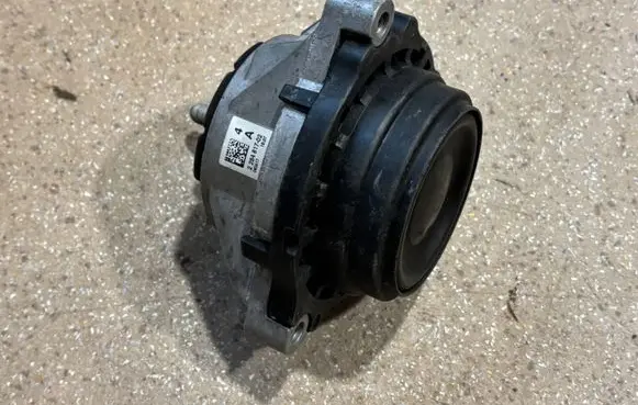 BMW M4 F82 F83 Engine mount bracket 2284817