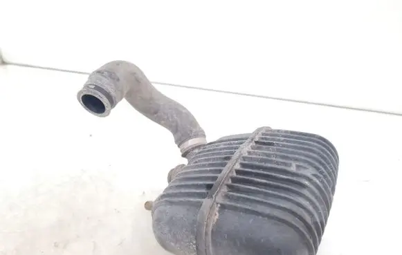 Vacuum air tank