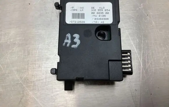 Audi A3 S3 8P Steering angle sensor 1K0959654 00203500 03466908