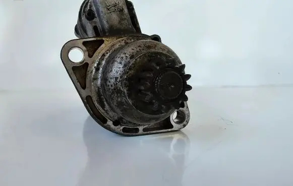Volkswagen PASSAT B7 Starter motor