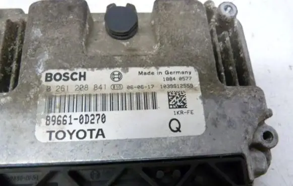 Toyota Yaris Engine control unit/module 0261208841