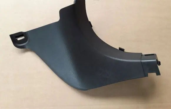 Foot area side trim