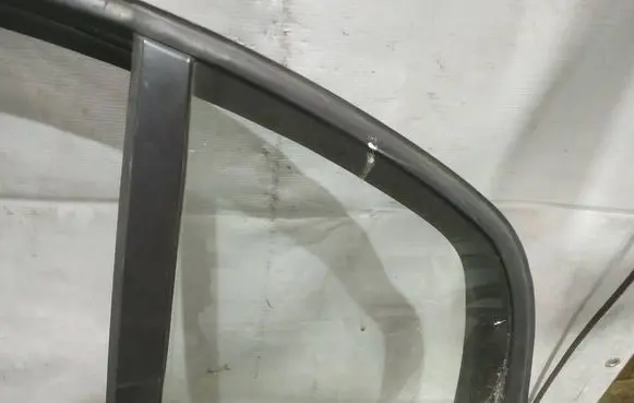Skoda Superb B5 (3U) Rear vent window glass AS2