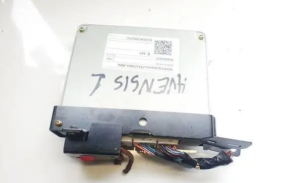 Toyota Avensis T250 Engine control unit/module 8966105690