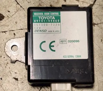 Toyota Avensis Verso Door control unit/module 8974144060 1513007220