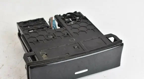 Mercedes-Benz GL X164 Ashtray (front) A1648100030