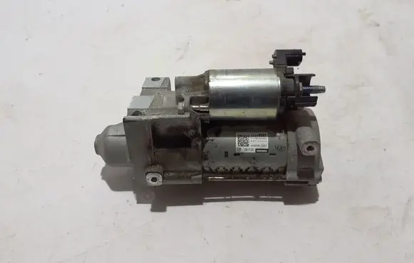 Chevrolet Silverado Starter motor 12689541