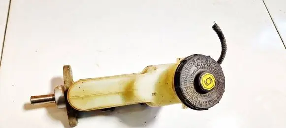Honda FR-V Brake fluid reservoir 
