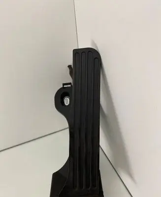 Volkswagen Touran I Accelerator throttle pedal 1T1723503H 6PV00868901