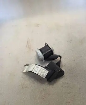 Subaru Legacy Rear seatbelt 0432137