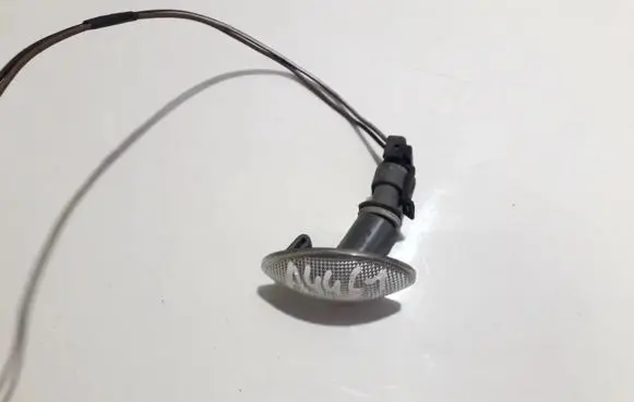 Opel Meriva A Front fender indicator light 24413624
