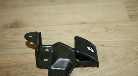 Nissan X-Trail T30 Engine bonnet (hood) release handle