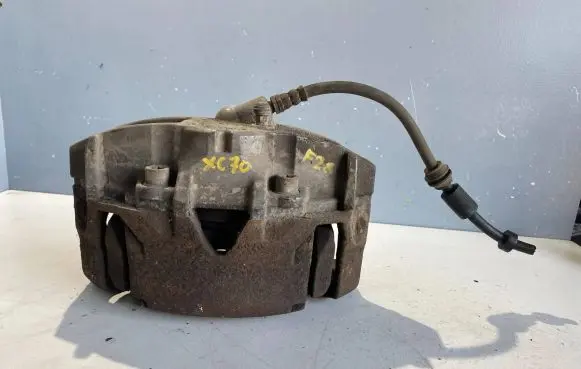 Volvo XC70 Front brake caliper 945 316